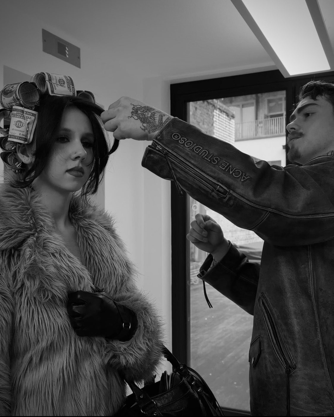 Benny setting money rollers backstage